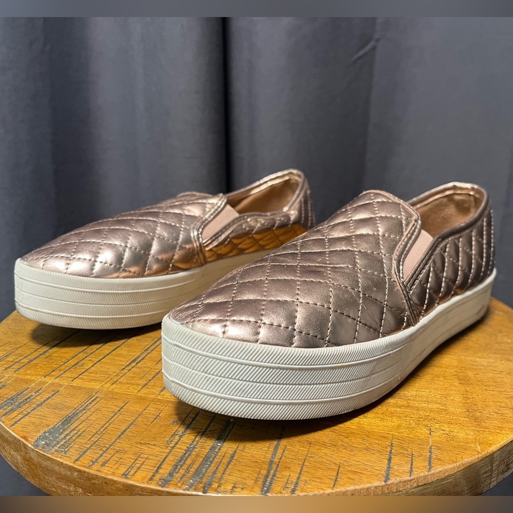 Breckelle’s Rose Gold Quilted Platform